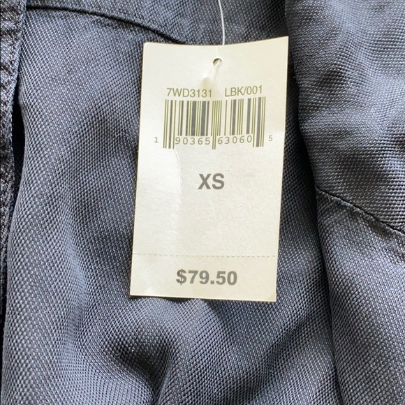 Vest - Picture 2 of 3